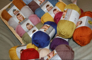 Illustration for article titled I Just Discovered Vanna White Is America's Favorite Crocheter And I Couldn't Be Happier